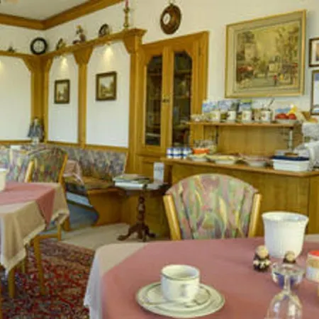 Fruehstueckspension Haus Golker 住宿加早餐酒店 塞博登
